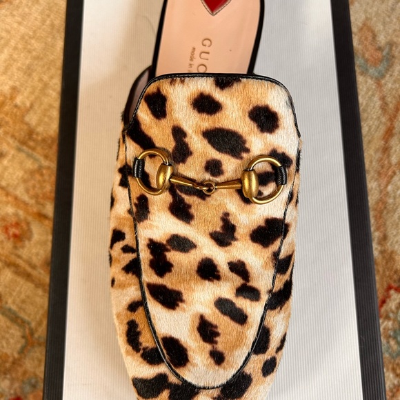 Gucci Leopard Print Pony Hair Slide Loafers size 36.5 Only worn a few times ♥️ - Picture 4 of 11